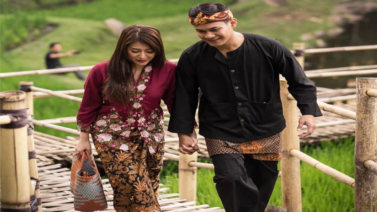 Ternyata Ini Lho Pakaian Adat Khas Subang yang Bikin Bangga Jadi Urang Sunda!