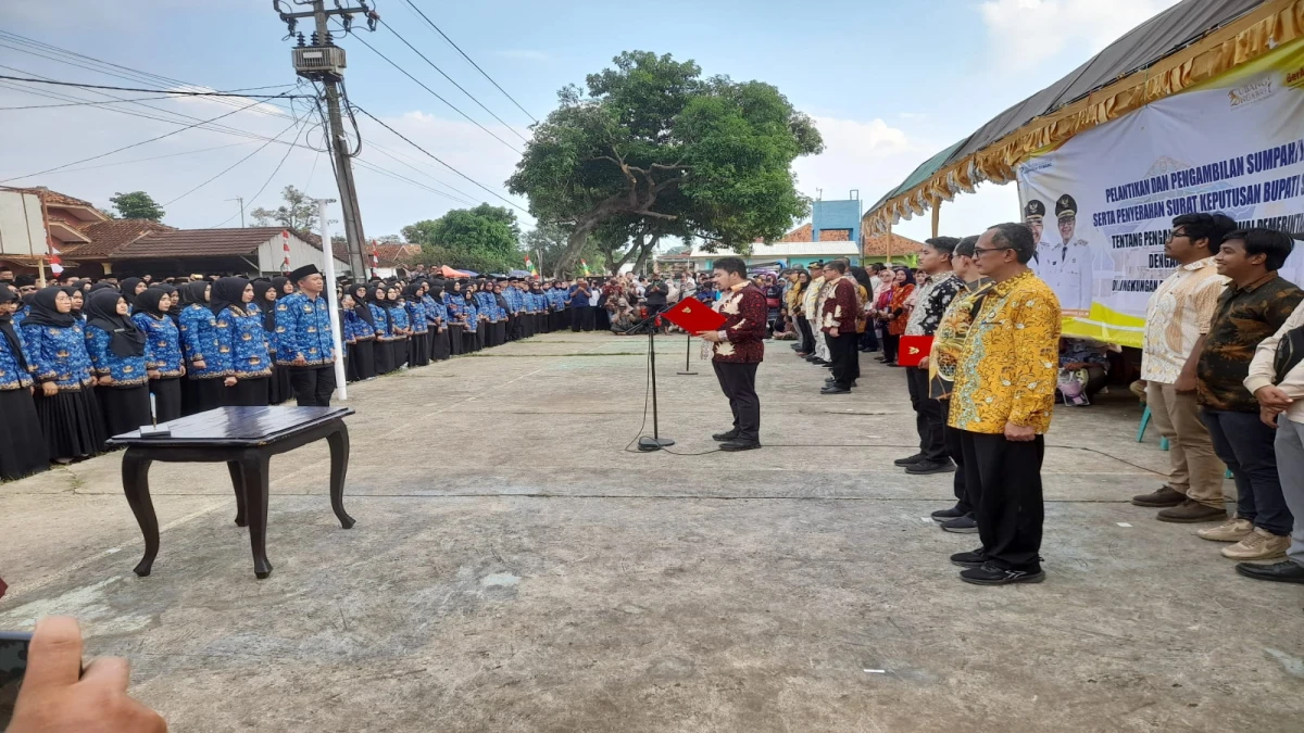 1068 P3K Dilantik Bupati Subang di Jalan Rusak dan Berlubang Desa Pangsor