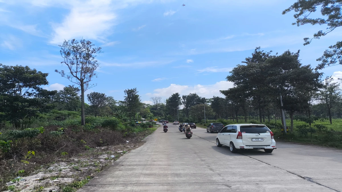 Libur Sekolah, Jalur Wisata Jalancagak-Ciater Dipadati Kendaraan Wisatawan