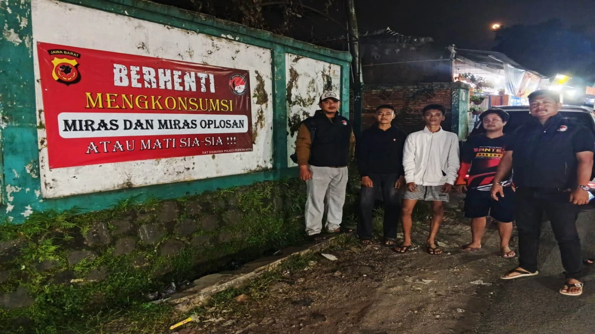 Cegah Peredaran Miras Oplosan, Polres Pasang Spanduk Imbauan