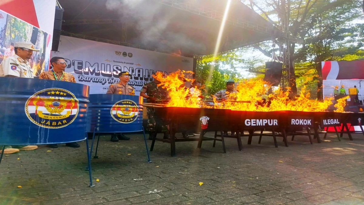 Bea Cukai Musnahkan 22 Juta Batang Rokok Ilegal di Purwakarta, Kerugian Negara Capai Rp29 Miliar