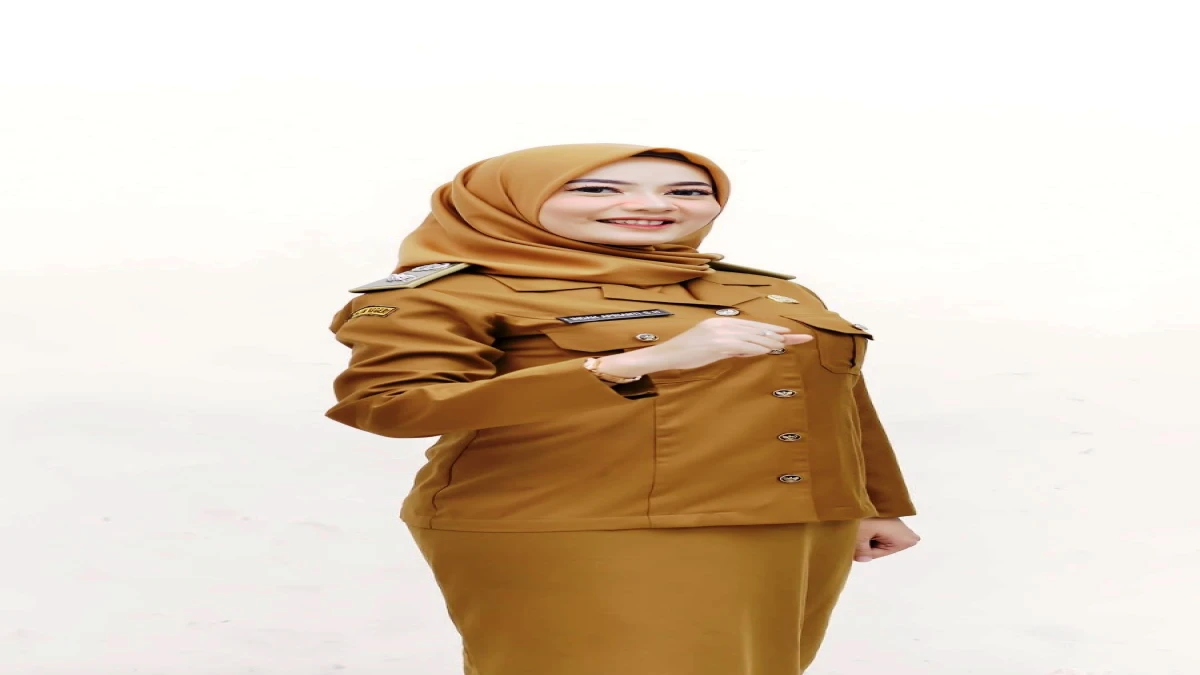 Indah Aprianti Kades Ciasembaru Sosok Inspirasi, Berani dan Inovatif