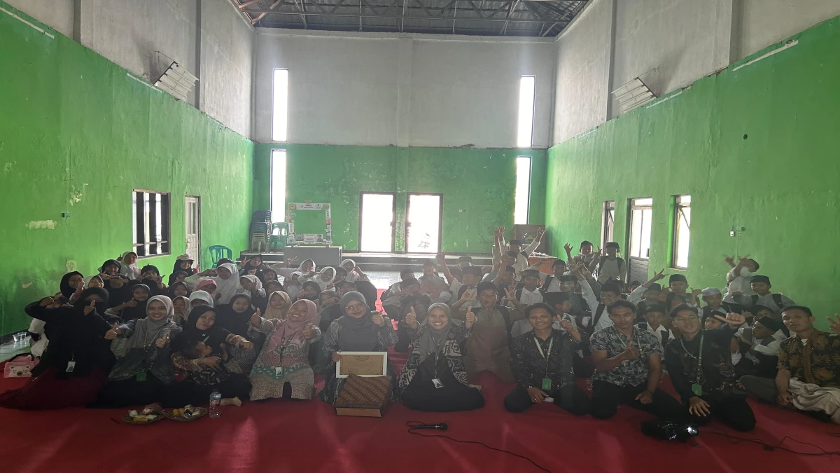 Mahasiswa KKN Riyadhul Jannah Subang Edukasi Anak-anak Soal Kesadaran Digital