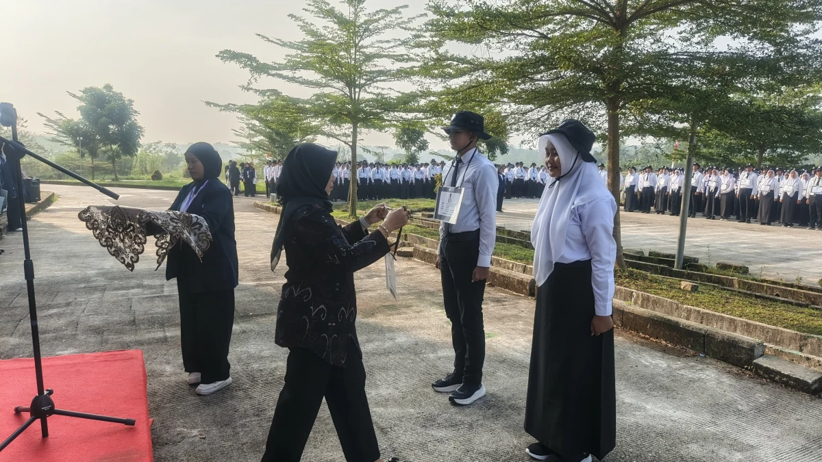 Sambut Keluarga Baru, 559 Mahasiswa Baru POLSUB Resmi Ikuti PKKMB 2025