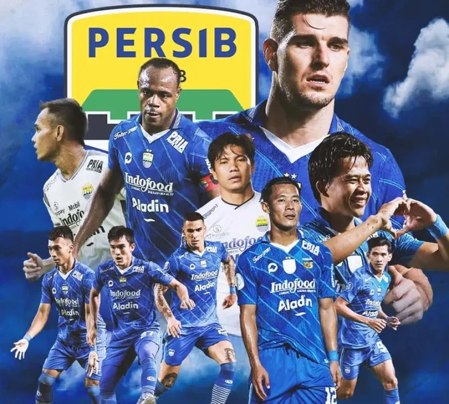 Persib Bandung - Ilustrasi Deretan Bek Persib (Bola.com/Adreanus Titus)