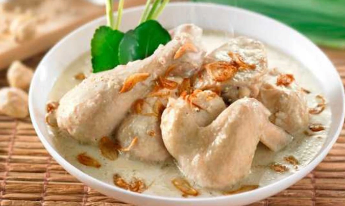 Resep Opor Ayam Putih yang Enak