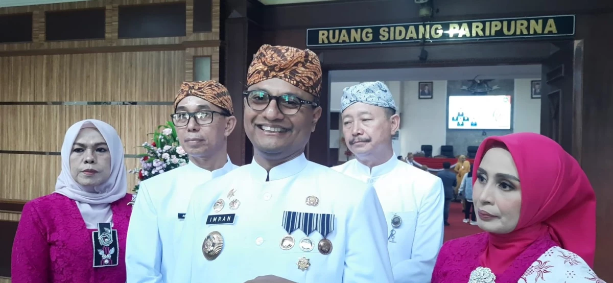 Pj Bupati Subang Dr. Drs. Imran, M.Si., MA.Cd usai Rapat Paripurna HUT Kabupaten Subang ke-76. (Muhammad Faishal/Pasundan Ekspres)