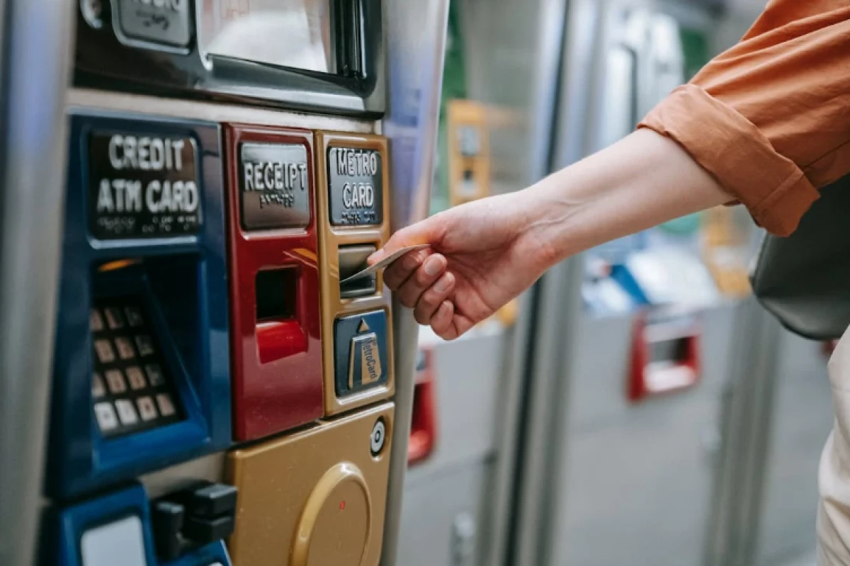 Modus Ganjal ATM Bikin Uring-uringan, Uang Korban Lenyap 993 Juta Rupiah