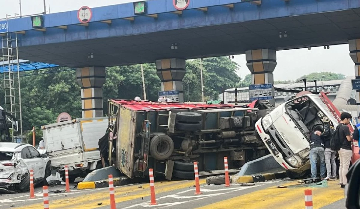Polisi Tetapkan Sopir Truk Jadi Tersangka Kasus Kecelakaan Beruntun di GT Halim Utama, Sopir Klaim Bakal Ganti Rugi