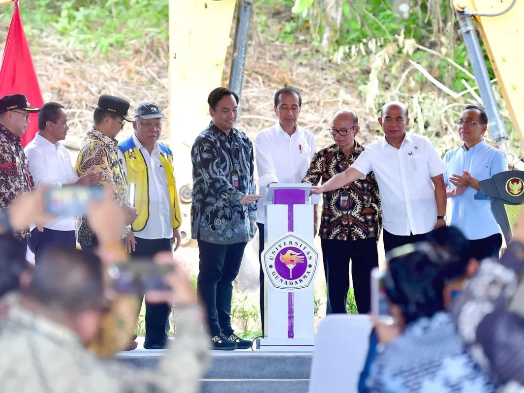 Presiden Jokowi Lakukan Groundbreaking Universitas Pertama di IKN