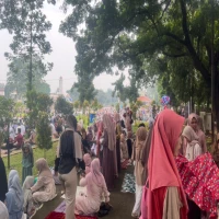 Solat id di alun-alun Subang