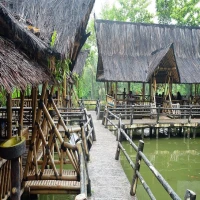 Rekomendasi Tempat Makan Lesehan di Subang, bikin Nyaman dan Tenang!