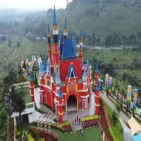 Panduan Lengkap ke Florawisata D’Castello Ciater Subang, Jam Operasional & Jalur Terbaik!