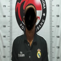 Polisi mengamankan tersangka berinisial E.I (42) diduga sebagai pengedar. Dia ditangkap Kampung Sukamande, Desa Sindangsari, Kecamatan Kasomalang, Kabupaten Subang, Minggu (20/7/2025).