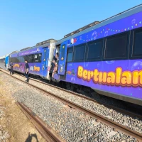 Kereta Api Argo Bromo Anggrek anjlok di Stasiun Pegadenbaru Subang.