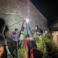 Damkar Subang ketika melakukan evakuasi kambing masuk sumur di Desa Kalijati Barat, Kecamatan Kalijati pada Minggu (3/8/2025).